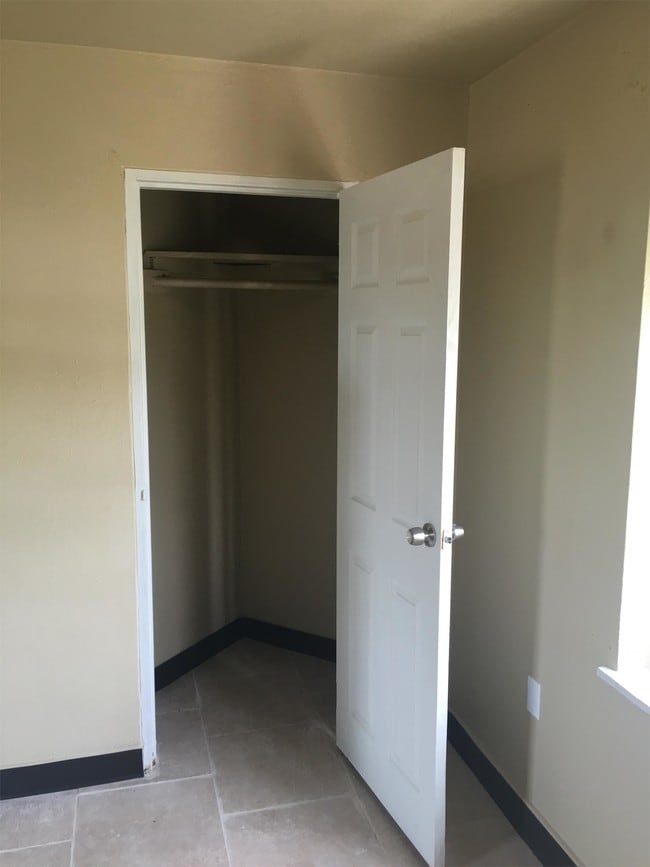 Foto del edificio - 3317 S Robinson Ave