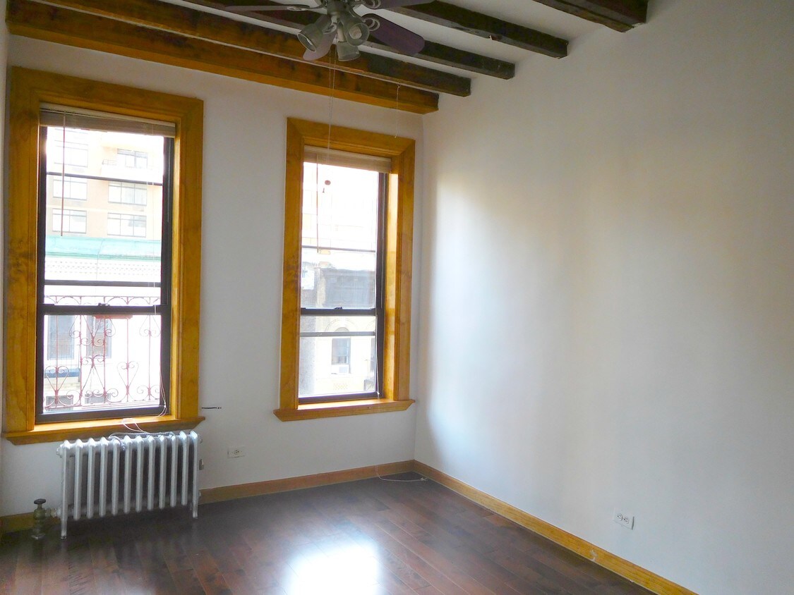 Primary Photo - 402 E 69th St