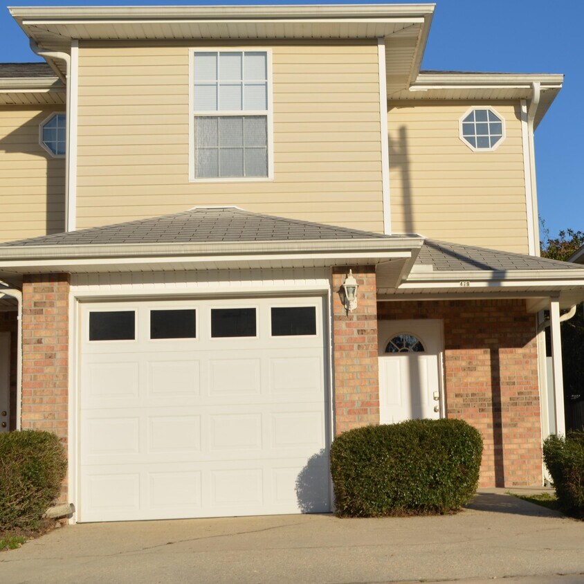 479 Keystone Rd, Mary Esther, FL 32569 Townhome Rentals in Mary