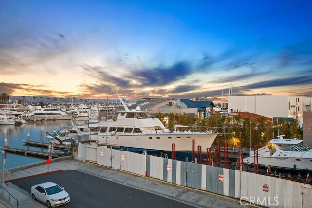Foto del edificio - 2600 Newport Blvd