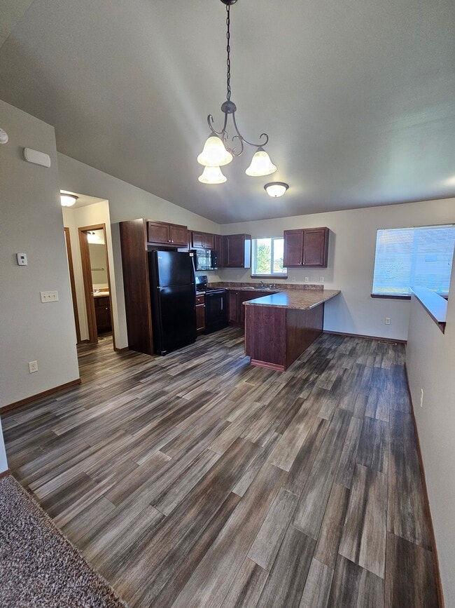 Kitchen - Patio/Den Layout - Diamond Field Townhomes