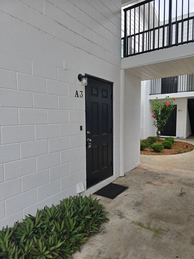 Primary Photo - Charming 2-Bedroom, 2-Bathroom Condo in Wi...