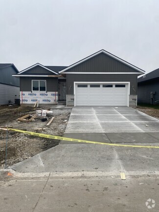Building Photo - 84 Huntington Dr