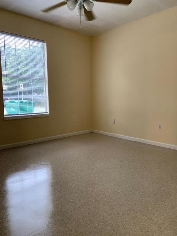 Foto del edificio - 825 Manuel Rd, Unit B