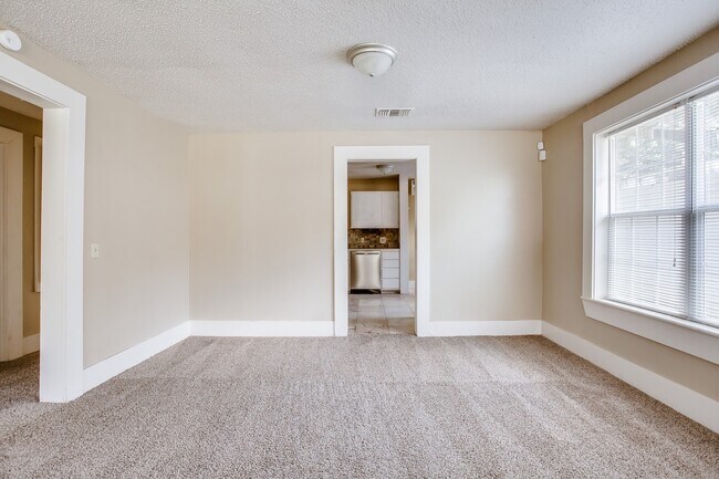 Building Photo - Pre-leasing for July!