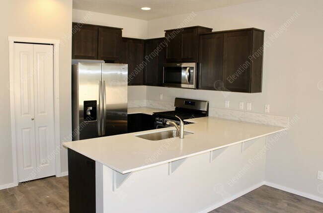 Building Photo - Home in Desirable Stone Creek – Close to t...