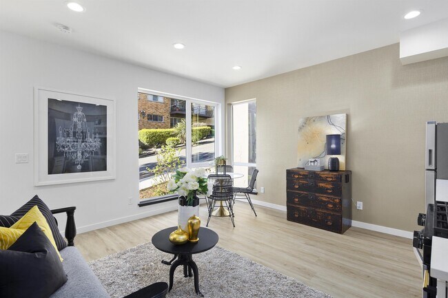 Foto del edificio - 1213 E Mercer St