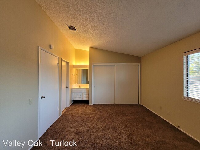Building Photo - 2 br, 1.5 bath House - 608 Sunnybrook Circle