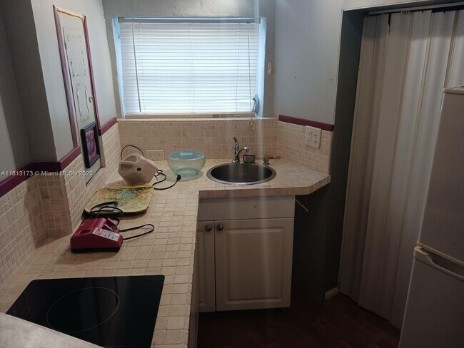 Foto del edificio - 8010 SW 19th St