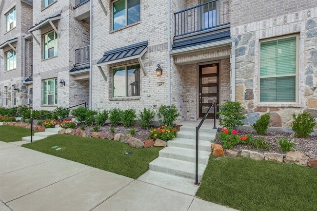 Photo - 4157 Humboldt Street Unit Townhome