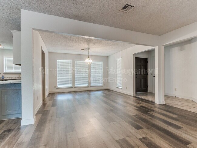 Foto del edificio - 7712 NW 101st St