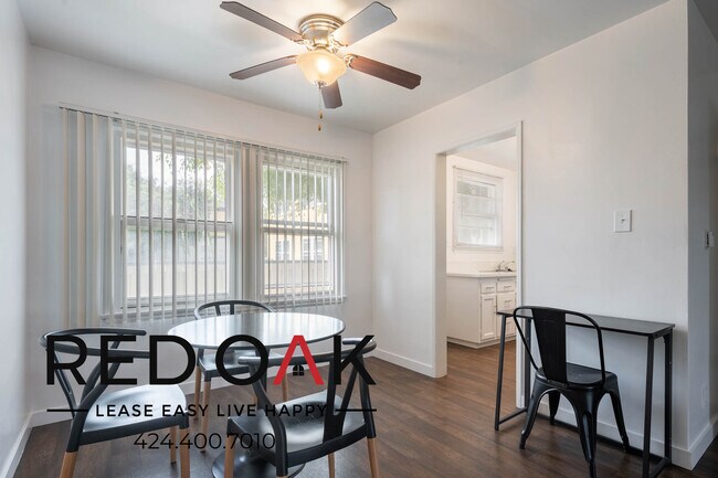 Building Photo - Beautiful Remodeled 1 Bedroom with Lots of...