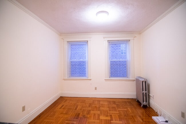 Building Photo - 40 Queensberry St