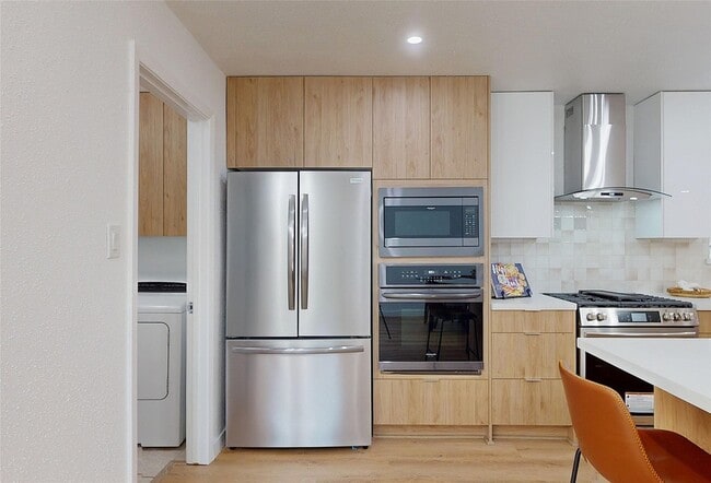 Photo - 8515 Mullins Drive Unit House