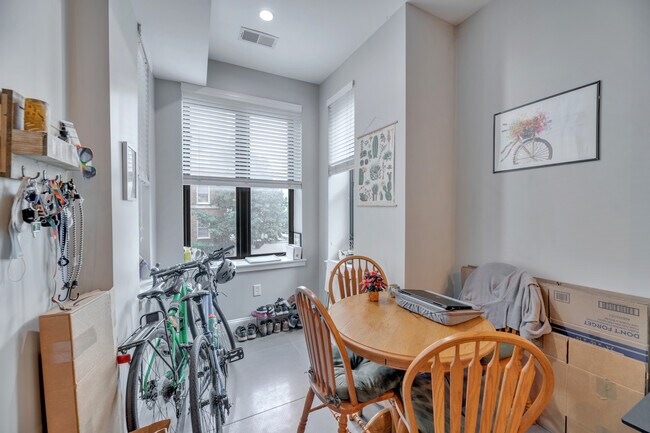 Foto del edificio - 1428 Newton St NW
