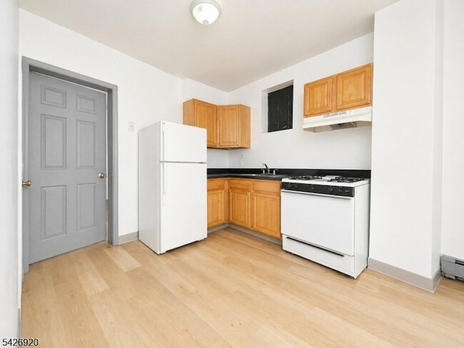 Photo - 840 Mount Prospect Avenue Unit 1 Apartments