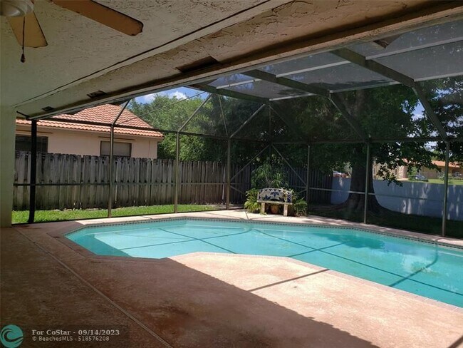 Foto del edificio - 6241 Sedgewyck Cir W