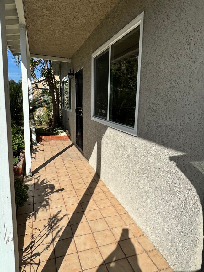 porche delantero - 13122 Woodridge Ave