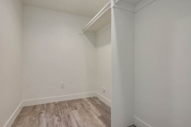 Foto del edificio - Beautiful Rambler Style Single Family Home...