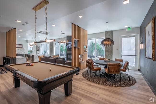 Interior Photo - Ion Queen Anne