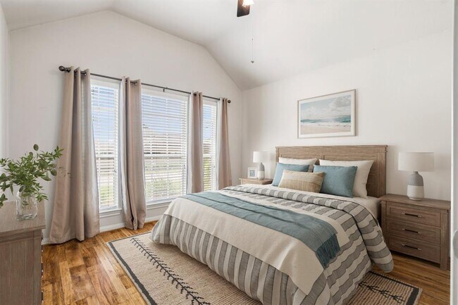 Foto del edificio - 12714 Lakeshore Dr
