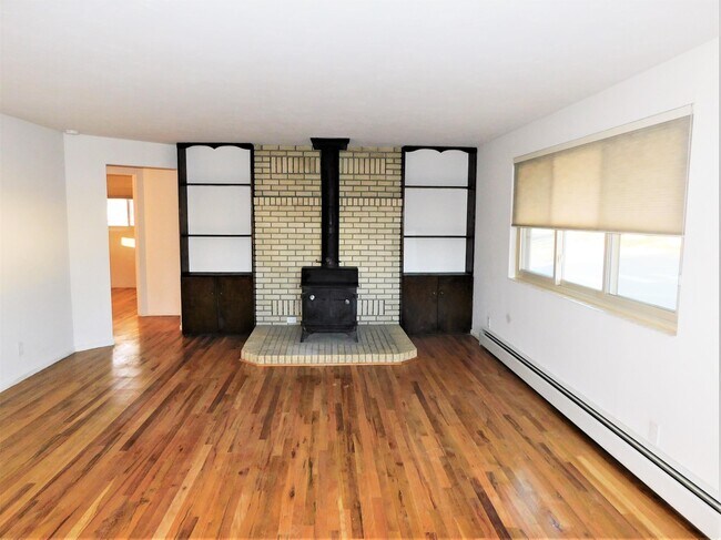 Building Photo - 2049 N 10th St