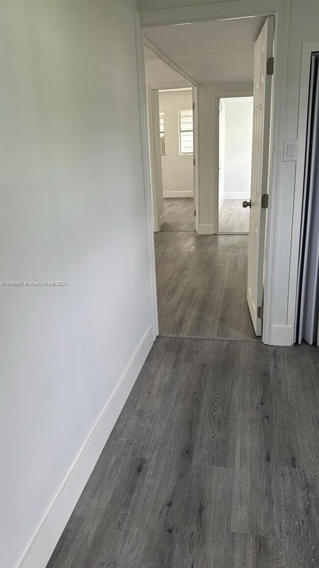 Foto del edificio - 5179 SW 34th St