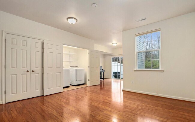 Building Photo - Three level townhome in Ballenger Creek ready for you by June 1st!