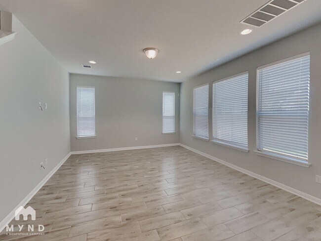 Building Photo - 705 Hays Hill Dr