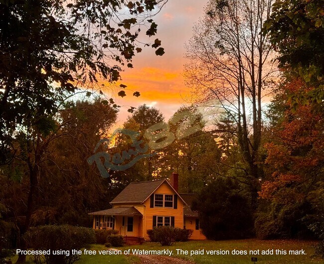 Foto del edificio - 85 Pennwood Ln