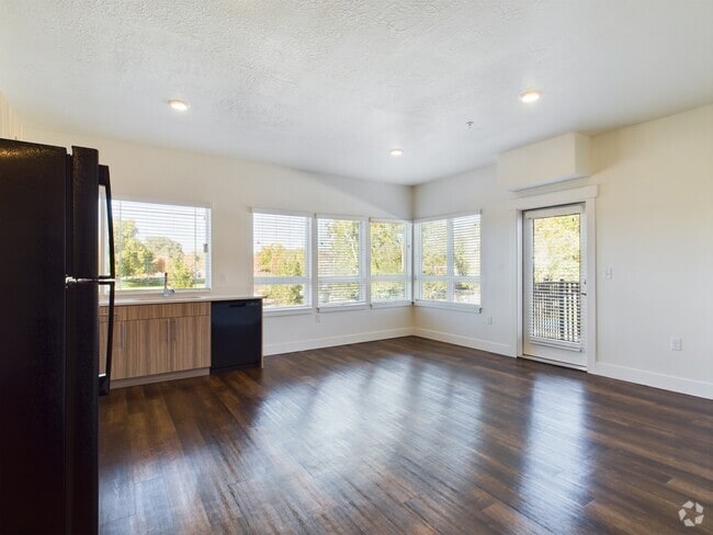 Hamblin/ Pratt Living - Hart Apartments