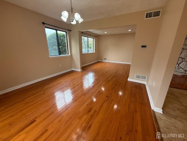 Building Photo - 1302 Edison Glen Terrace