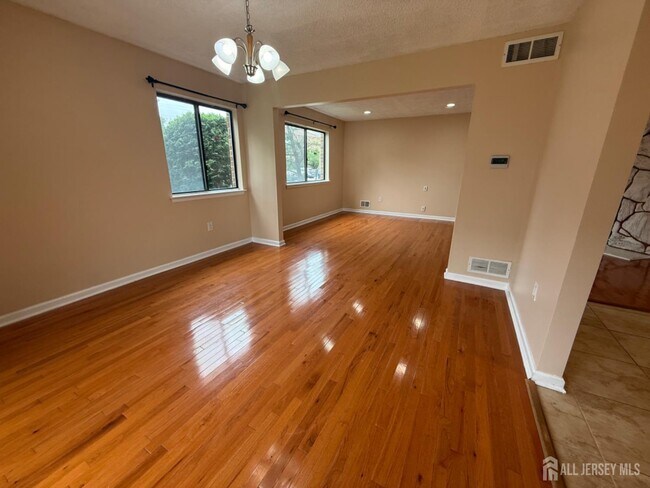 Foto del edificio - 1302 Edison Glen Terrace