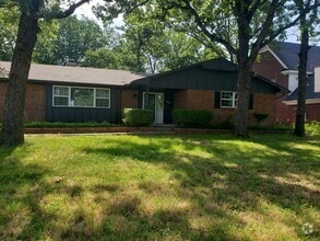Building Photo - 204 S Morrison Dr