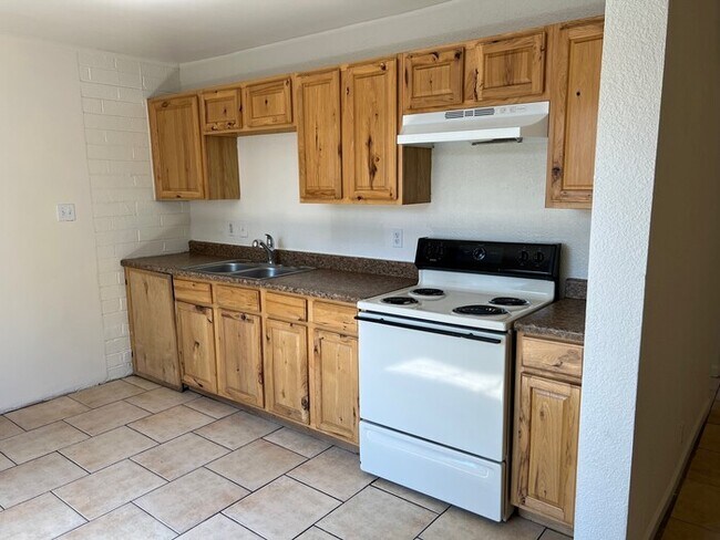 Foto del edificio - 2138 W Lewis Ave