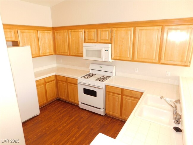 Building Photo - 4910 Black Bear Rd