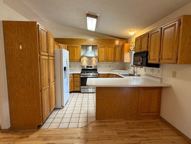 Foto del edificio - 1005 Princewood Pl