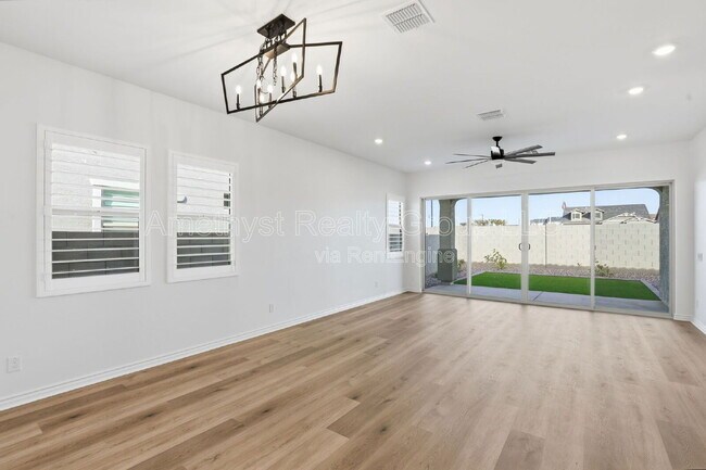 Building Photo - 15660 W Pershing St