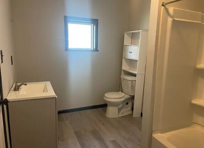 Foto del edificio - 812 Benning Dr