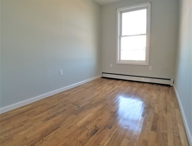 Building Photo - 444 Timpson Pl