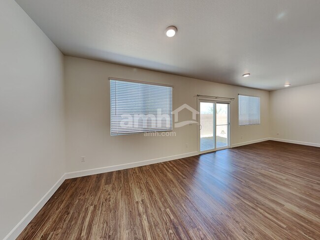 Foto del edificio - 6054 Theodore St