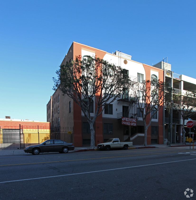 Primary Photo - Hubbard Arms Apartments