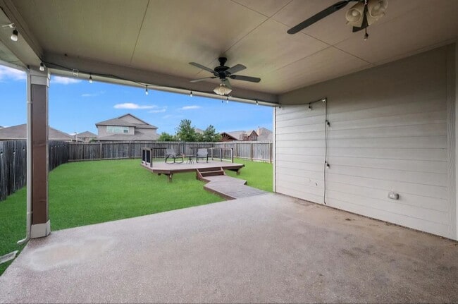 Building Photo - 8252 Breezy Cv