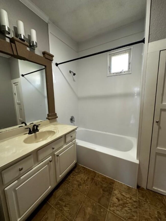 Building Photo - For Rent – Charming 3 Bedroom Home in East Hamblen County
