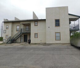 Building Photo - 105 Rockwell Way