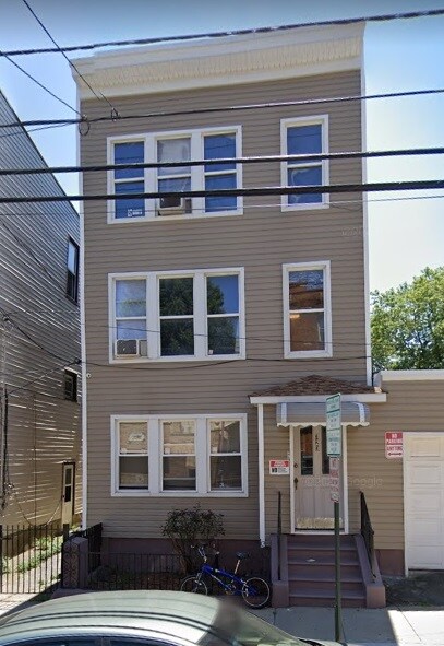Primary Photo - 323-325 5th St