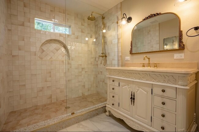 Building Photo - 3219 Sumac Rd