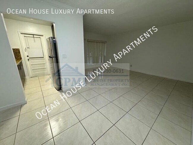 Building Photo - $995 Special Deposit and $995 First Month ...