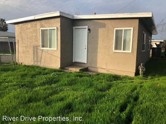 Building Photo - 3 br, 1 bath House - 1575 E Santa Fe Ave