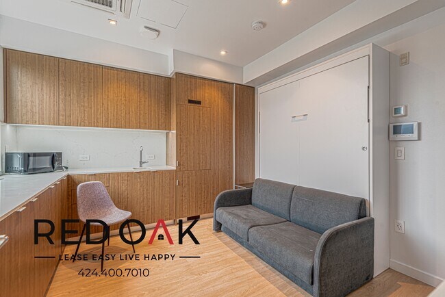 Foto del edificio - 11649 Mayfield Ave
